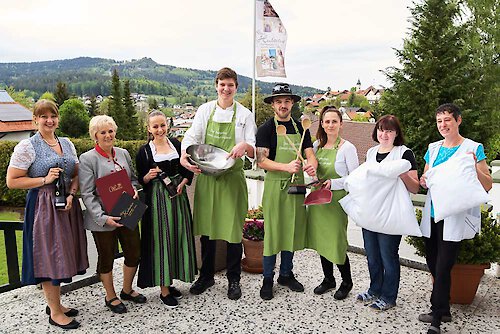 Das Hubertus-Team begrüßt Sie Einzigartiger Service im Hotel Hubertus in Bodenmais